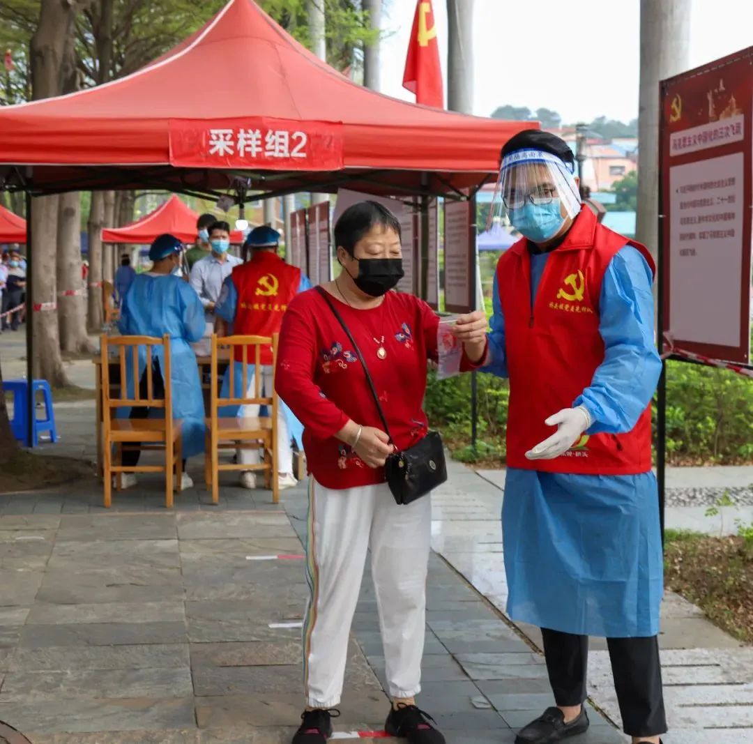 连续奋战红马甲上演东莞抗疫版oncall36小时